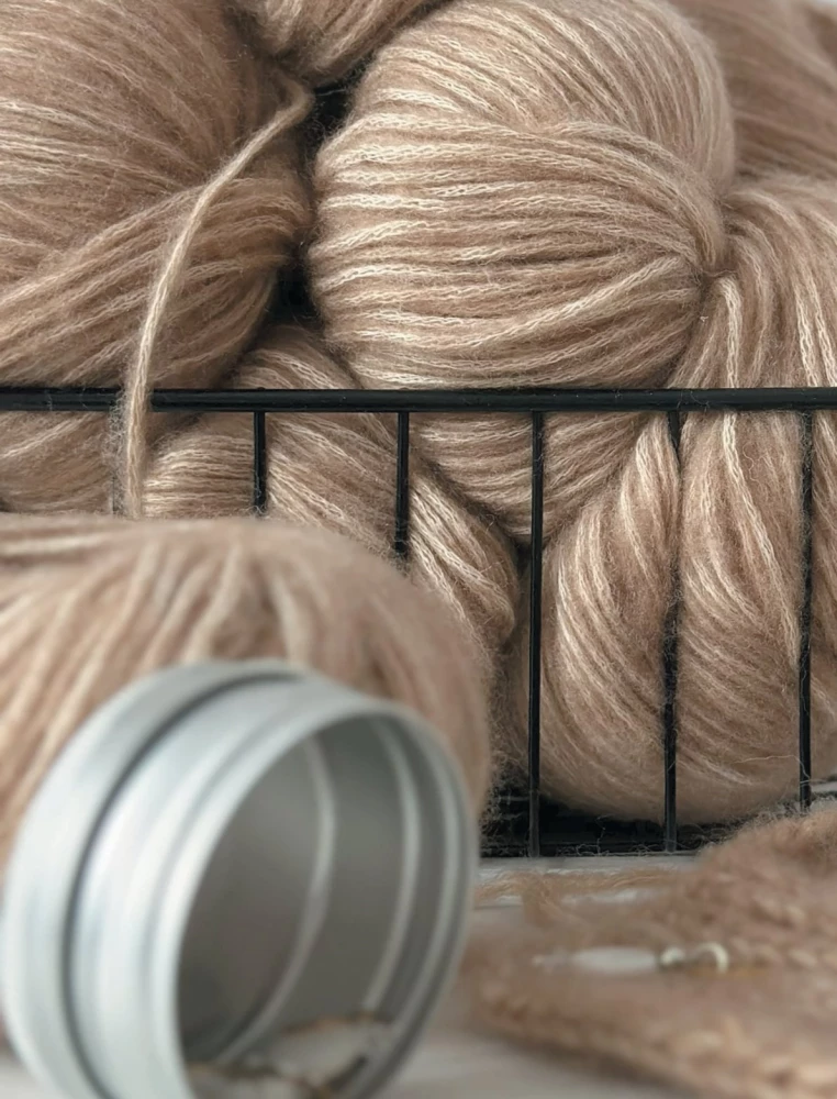 Knitting Below the Waist. A Practical Guide to Seamless Knitting of Waist Products on Needles