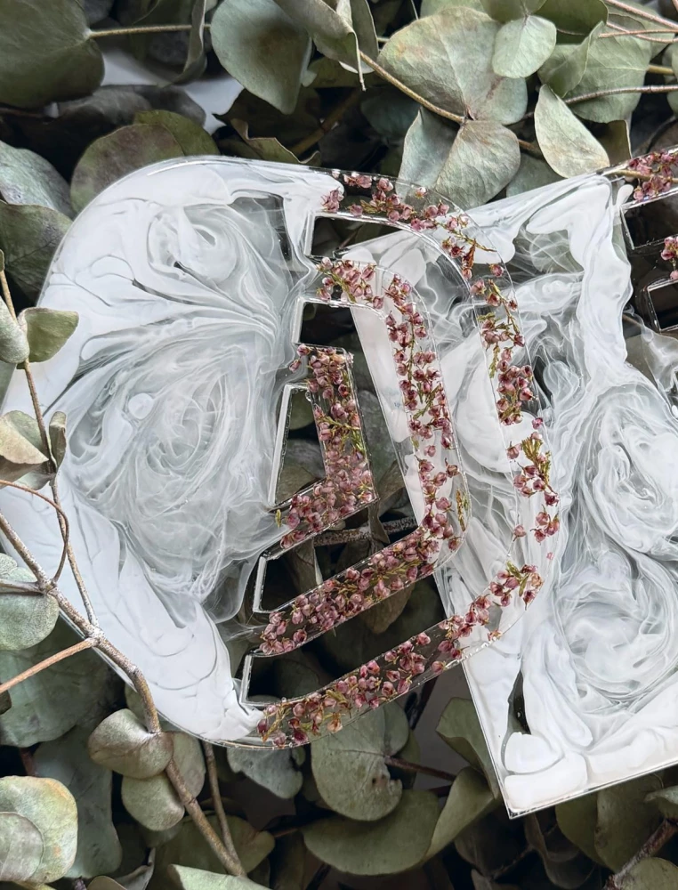 Epoxy Garden. Flowers in Jewelry, Decor, Furniture