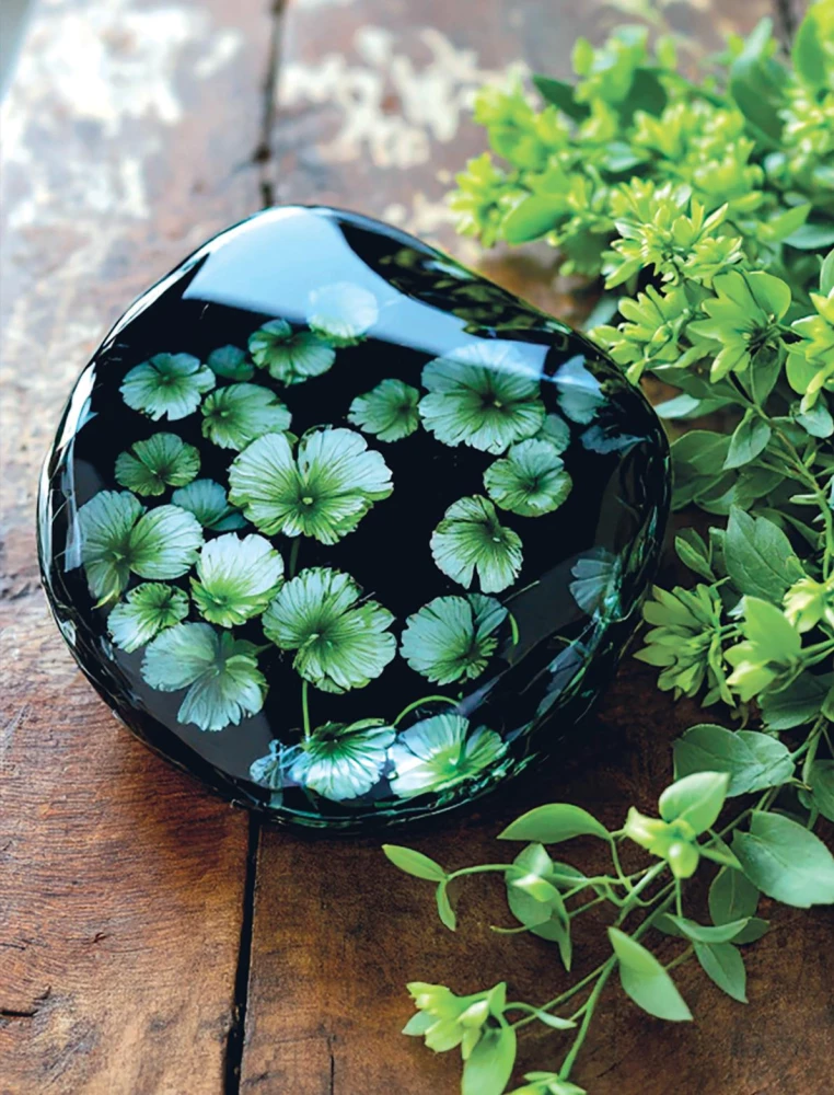 Epoxy Garden. Flowers in Jewelry, Decor, Furniture