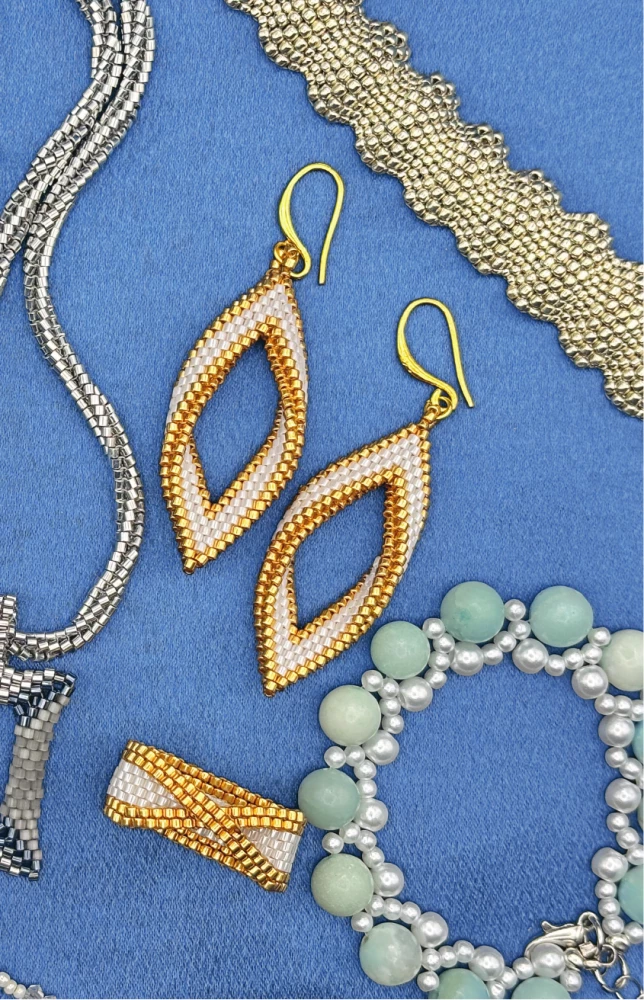 Schmuck aus Perlen und Beads für Anfänger. 5 Sets