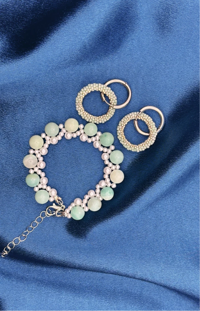 Schmuck aus Perlen und Beads für Anfänger. 5 Sets
