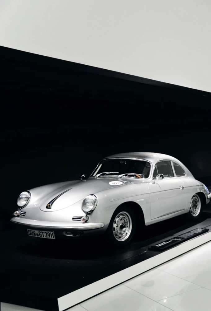 Porsche. The History of a Legendary Manufacturer