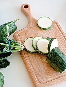 Self-Help Nutritionist. Practical Guide to Nutrition for 14 Days by Alexandra Lempert