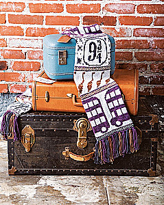 The Magic of Knitting. Knitting Clothing, Toys, and Accessories from the Harry Potter World. Official Edition