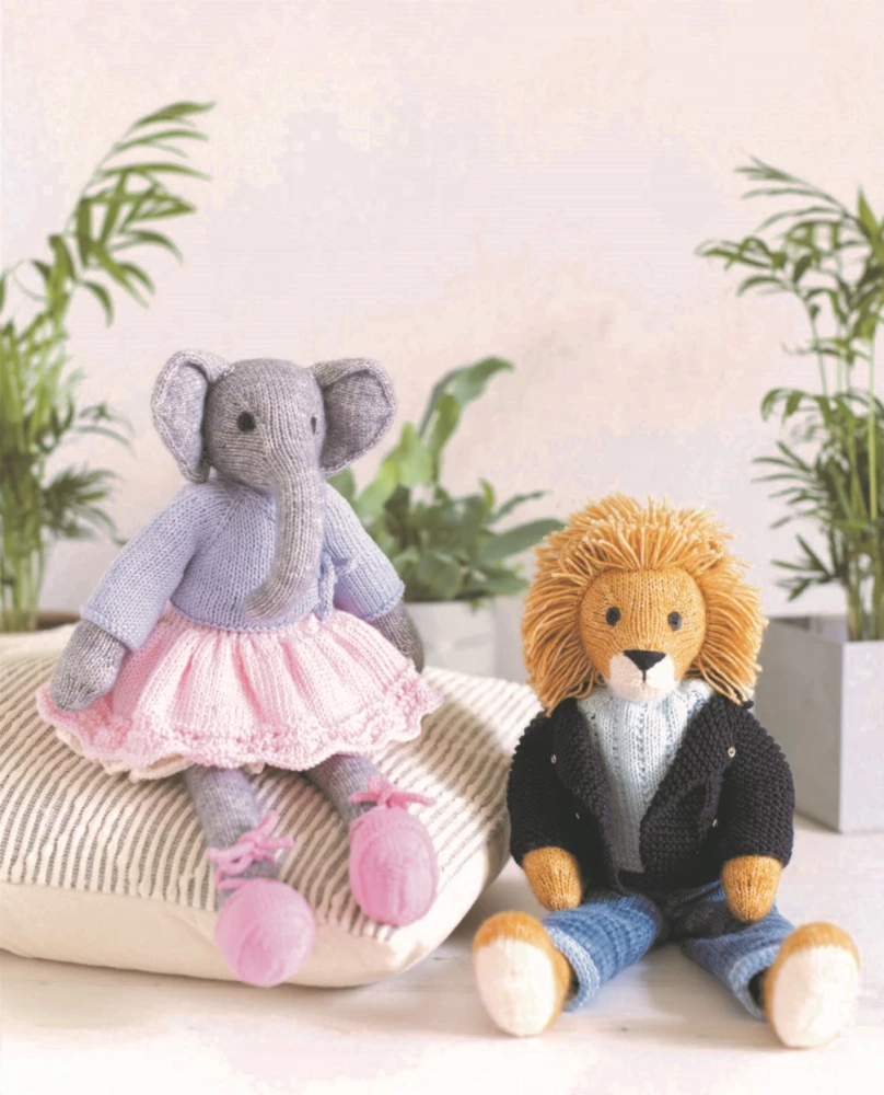 Knit! Tame! Play! A new collection of charming wild animals knitted with needles. Over 40 patterns for knitting toys, clothing, and accessories...