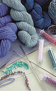 Loops and Beads. The Perfect Guide to Knitting Techniques with Decorative Materials