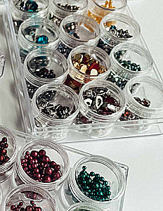 Designer Jewelry. The Art of Bead Embroidery