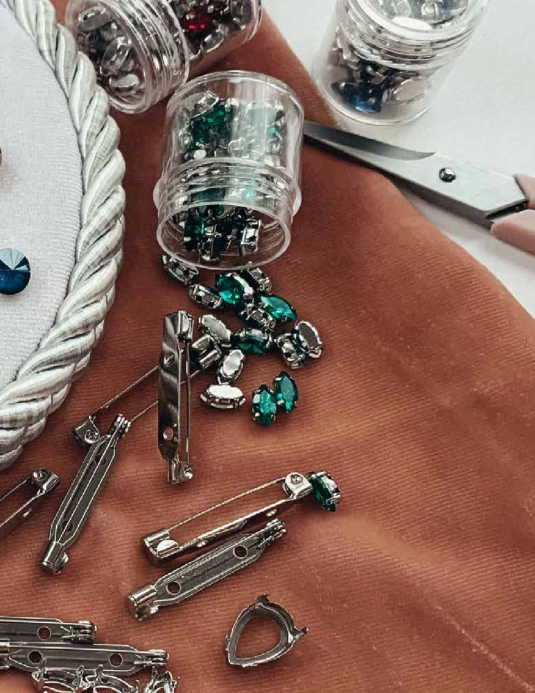 Designer Jewelry. The Art of Bead Embroidery