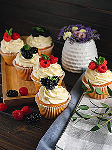 Cakes. Love at First Sight