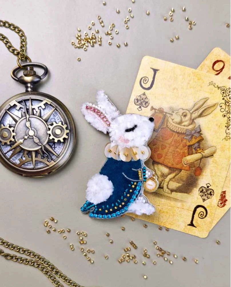 Alice in the Land of Beads. Fairy Tale Master Classes in Embroidery and Weaving