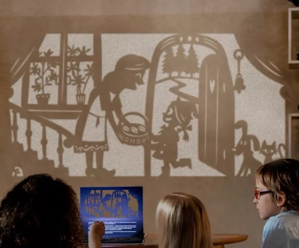 Shadow Theatre - Little Red Riding Hood + The Three Little Pigs