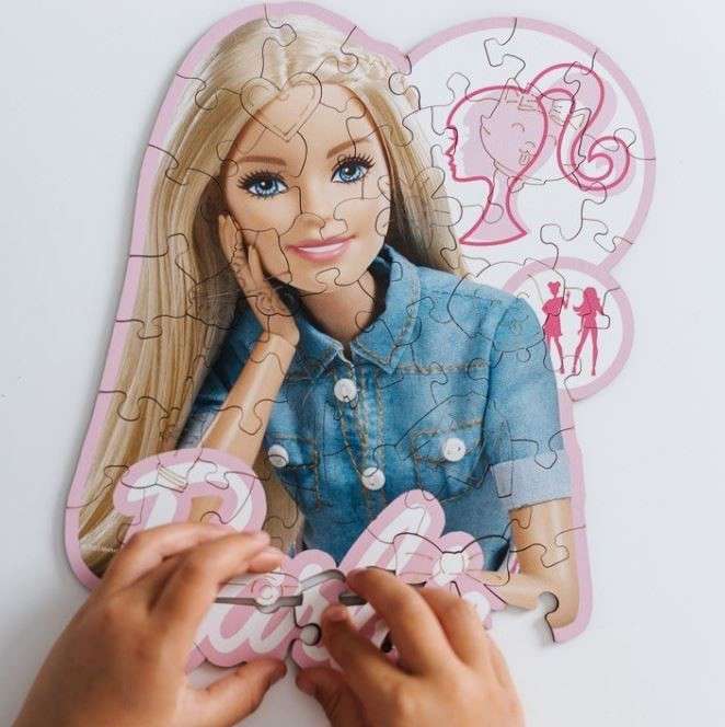 Puzzle 50 Wood Craft Junior Trefl: Piękna Barbie