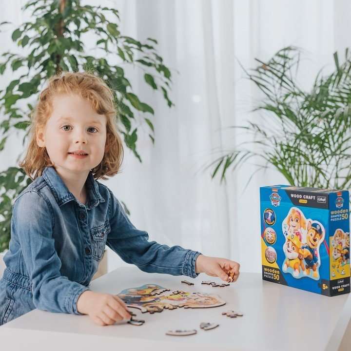 Puzzle 50 Wood Craft Junior Trefl: Wesoły Patrol Piesków