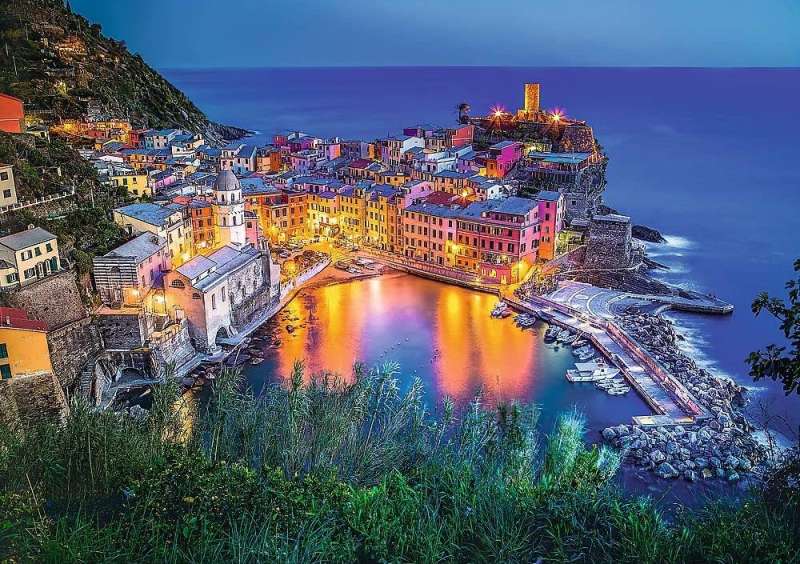 Puzzle 2000 Trefl: Vernazza at dusk