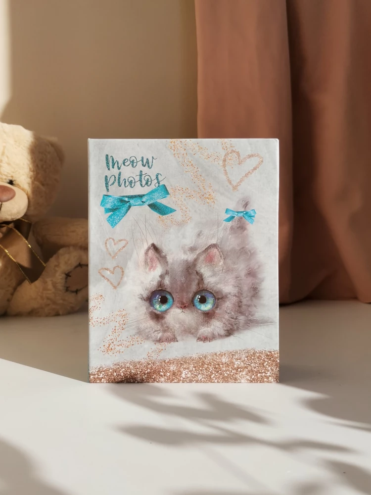 Album na zdjęcia na 100 zdjęć - Słodkie kociątka. Biały kociak (10x15)