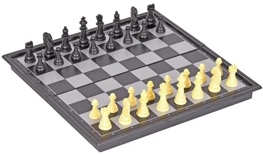 Szachy, warcaby, backgammon i karty. 4 w 1 magnetyczne z planszą do gry