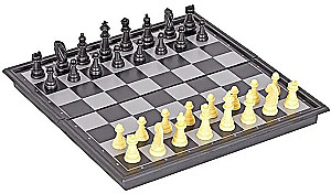 Szachy, warcaby, backgammon i karty. 4 w 1 magnetyczne z planszą do gry