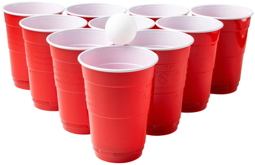 Stalo žaidimas - Beer Pong. Karališkasis birponkas