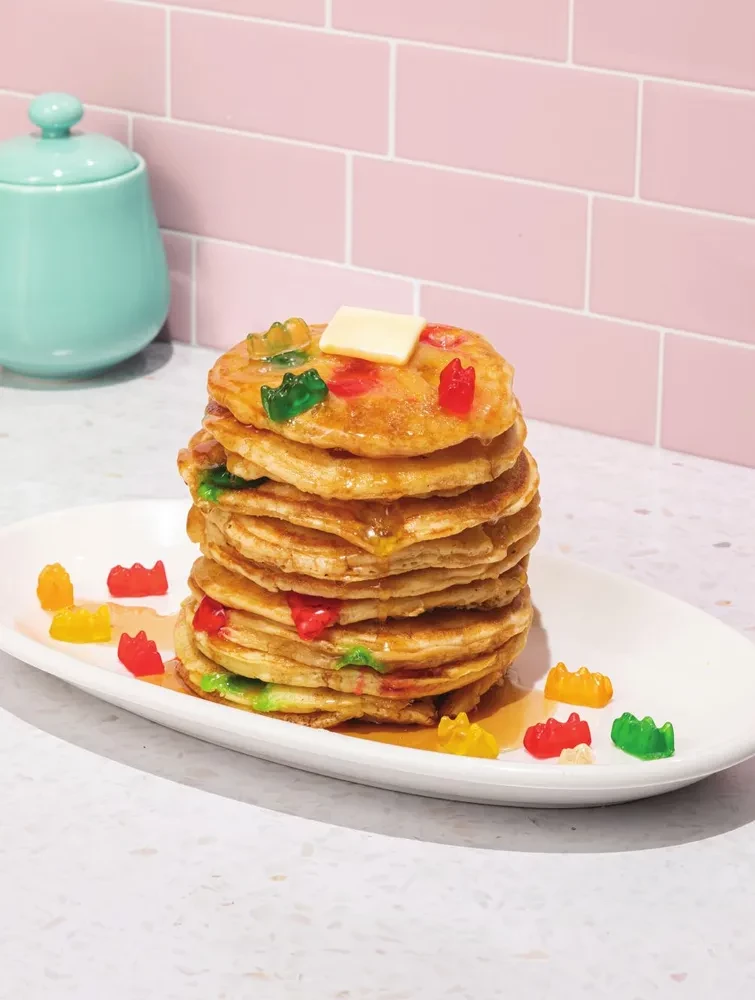 Kochbuch Die Sims. Gebratener Käse, Chili con Carne, Eis-Torte Alaska und weitere 85 Rezepte, die die Kochfähigkeiten verbessern und das Bedürfnis Ernährung erfüllen