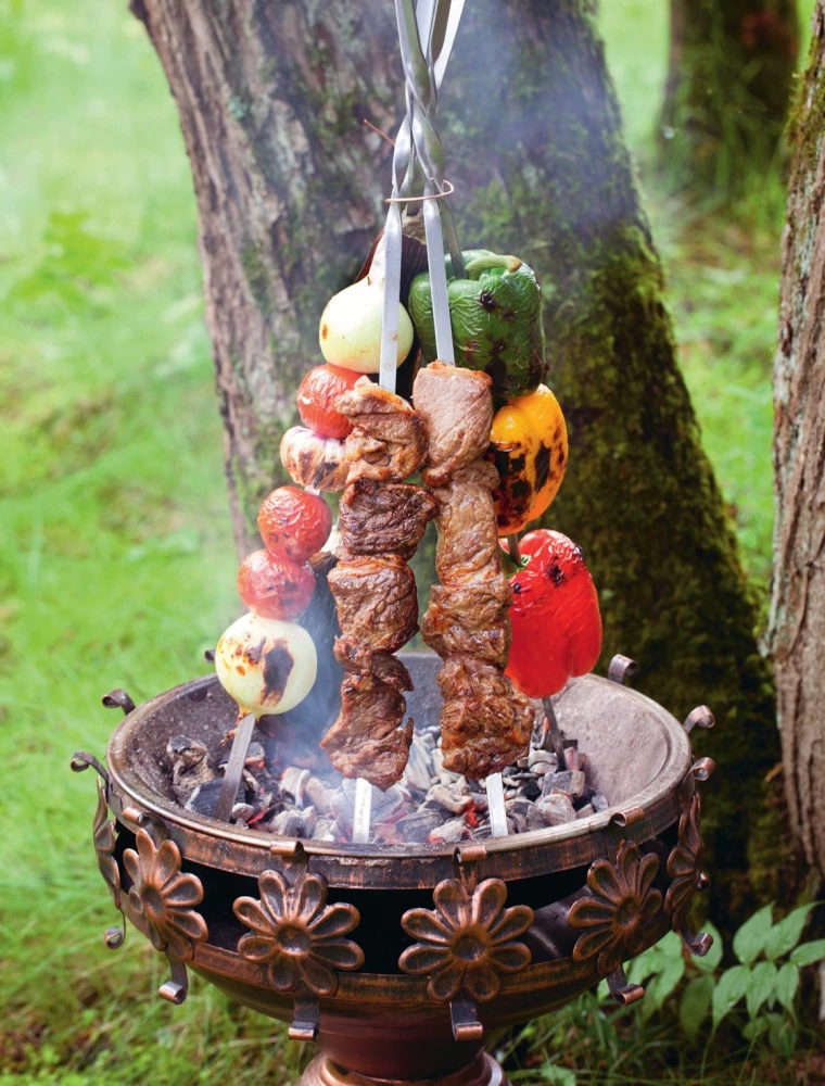 Fleisch auf dem Grill, Grill, im Tandoor und im Kessel