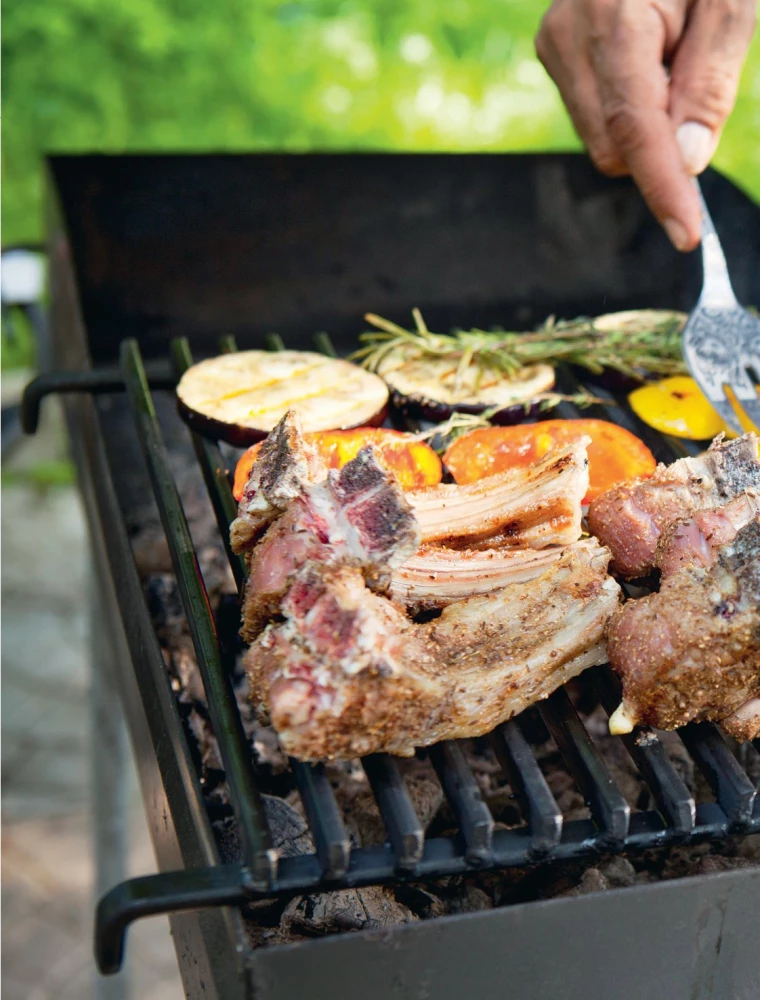 Fleisch auf dem Grill, Grill, im Tandoor und im Kessel